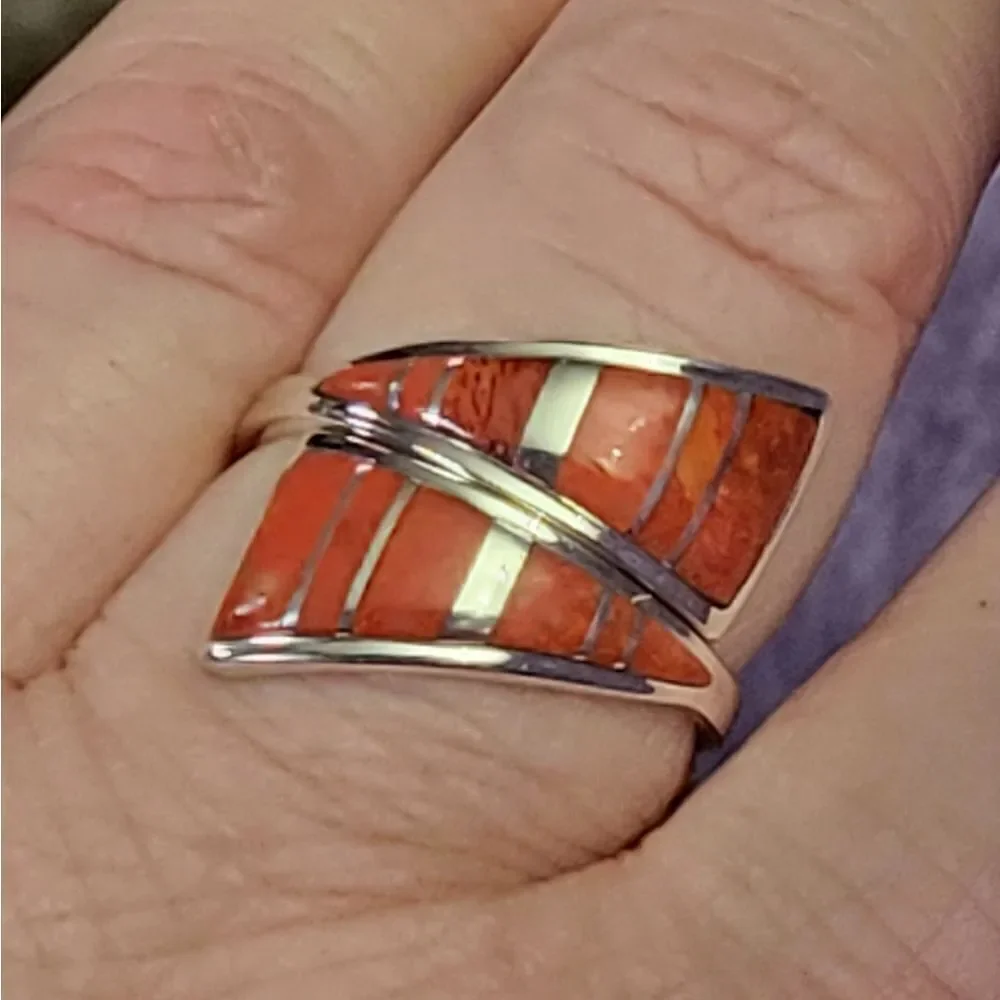 Santa Fe‎ Plum Coral Bypass Ring